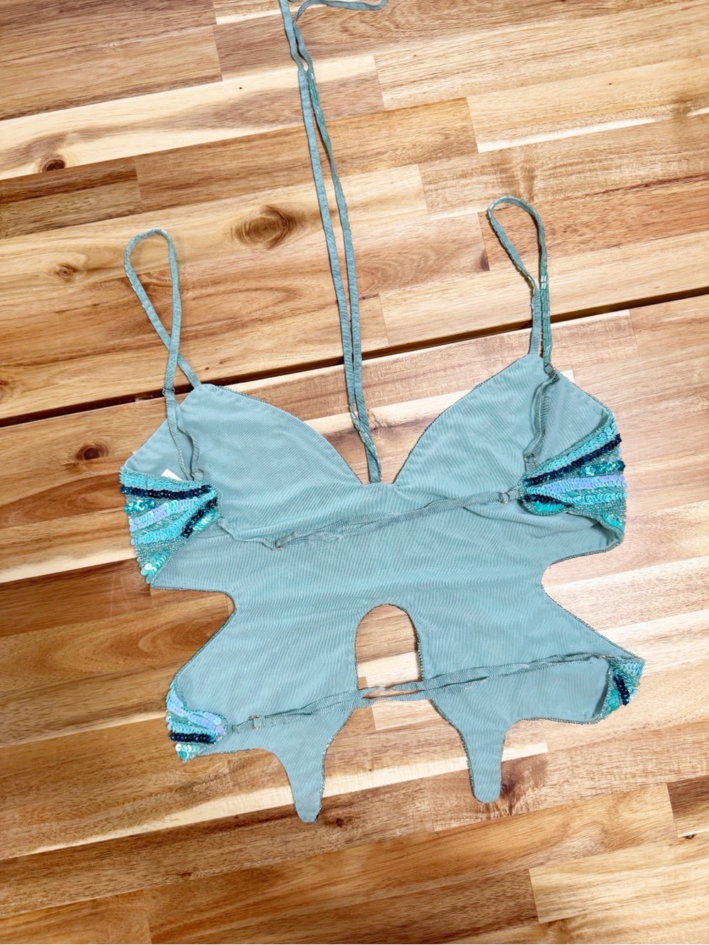 H:ours Revolve Carola Embellished Butterfly Sequin Beaded Top in Turquoise M - Picture 8 of 10